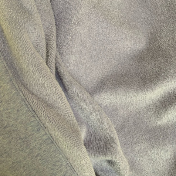 Purple cozy Ugg bathrobe - Picture 5 of 5